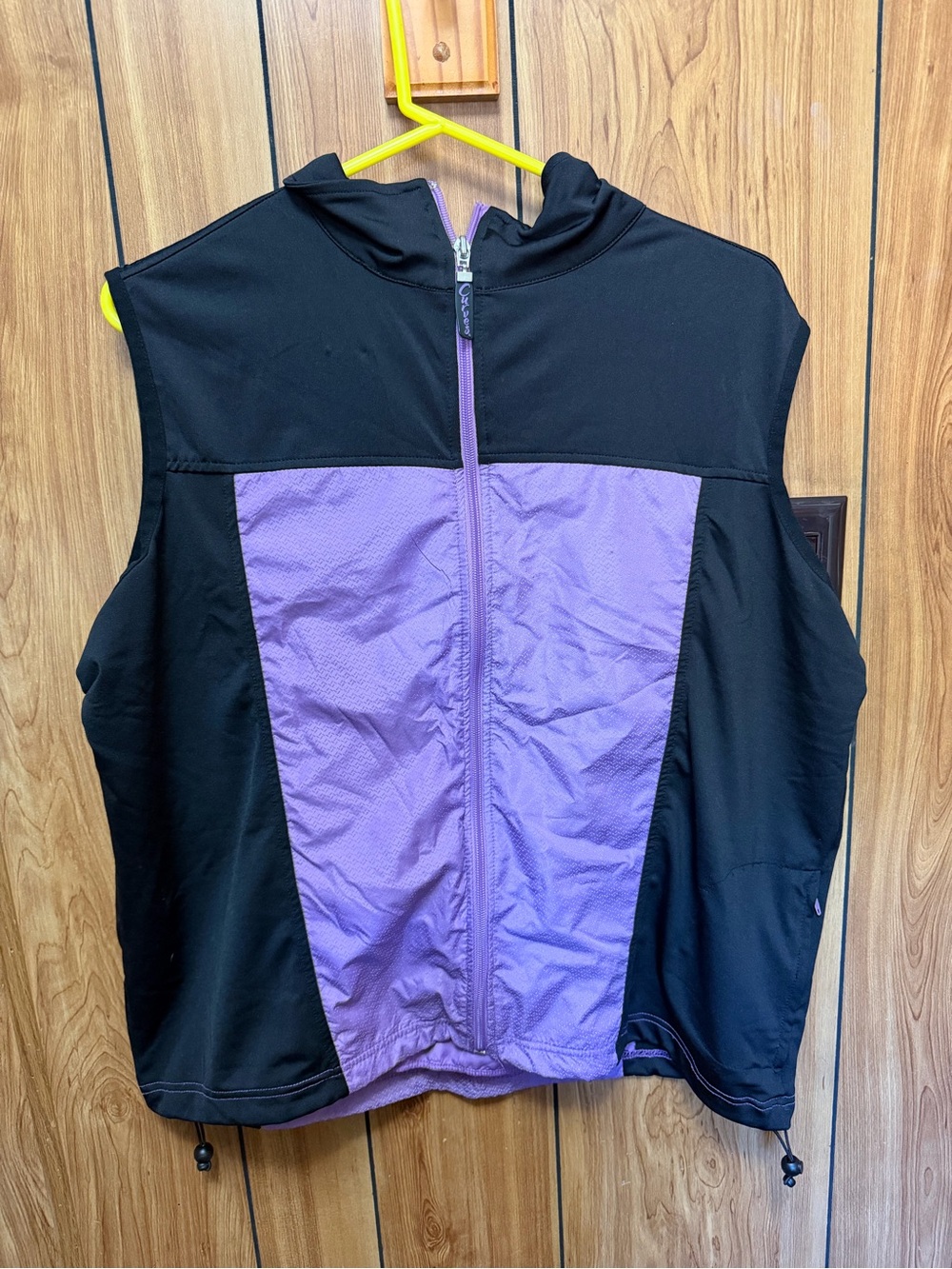 Black & Purple Hooded Vest - Women's Active Zip Front